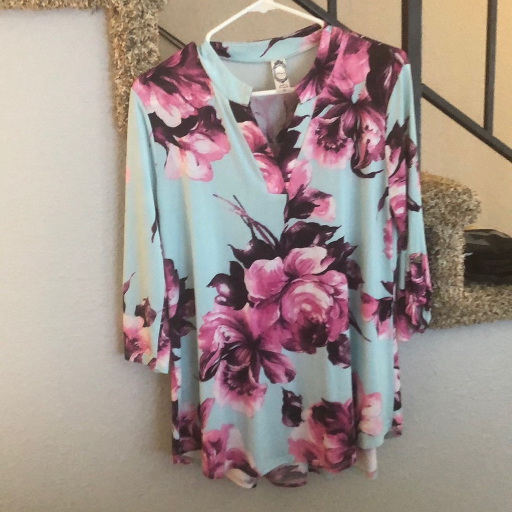 Blue and pink flower top